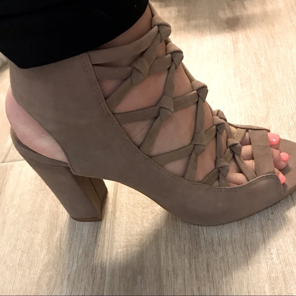 Brand new Vince Camuto sexy 4” sandal